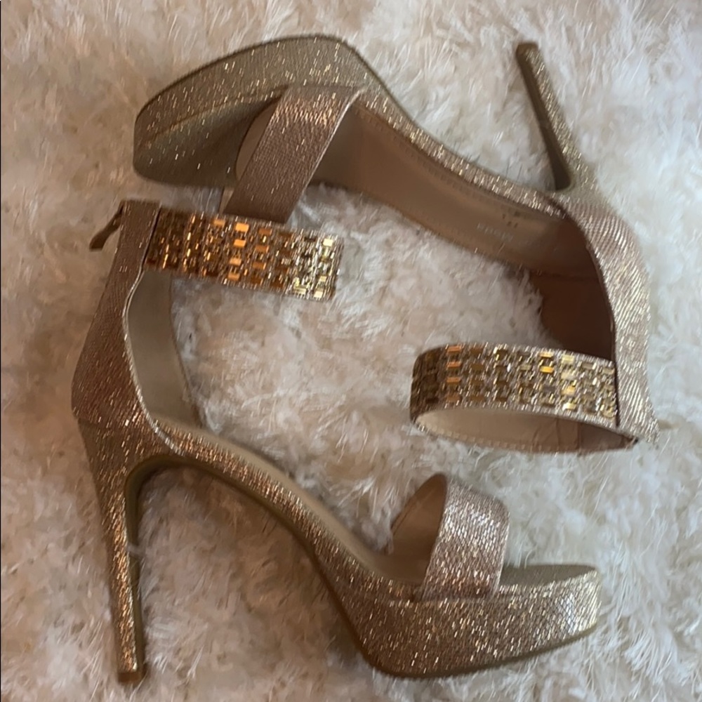 Gold Pumps/heels